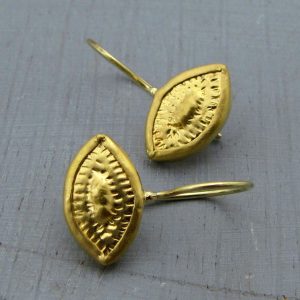 22 karat gold eye earrings