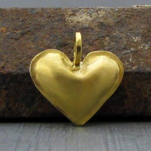 22 karat gold heart pendant