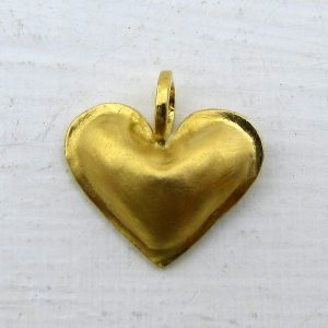 22 karat gold heart pendant