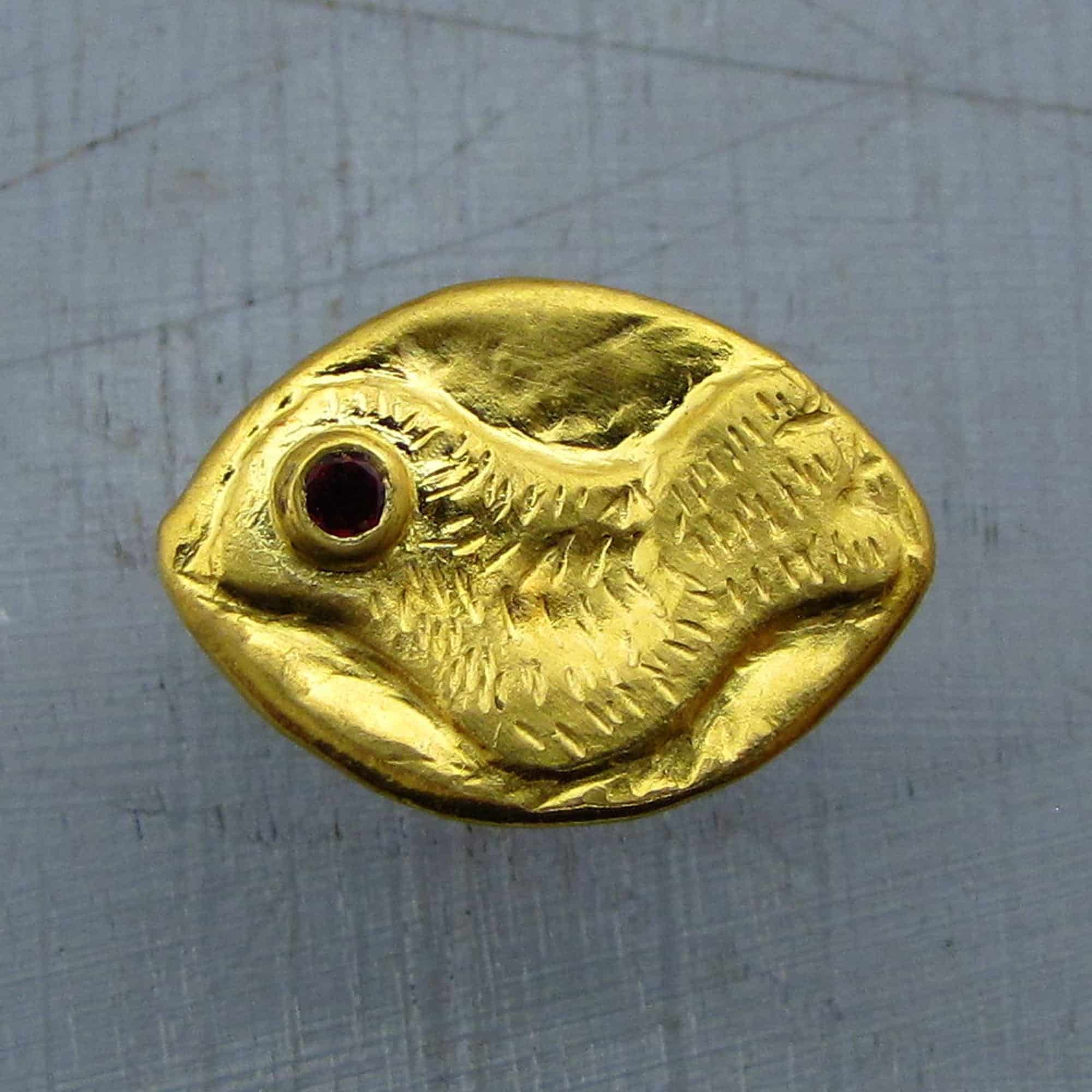 24k Gold Ring Bird with a red Garnet eye