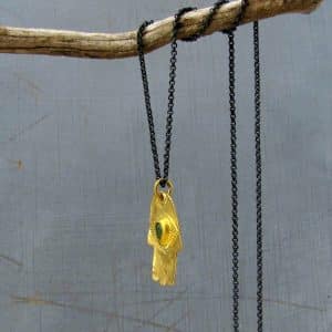 Emerald 22k gold Hamsa pendant necklace