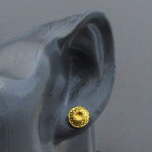 Round 24k gold studs post earrings