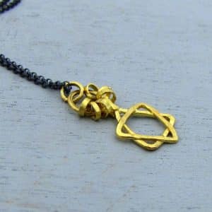 Star of David 22k gold loops necklace