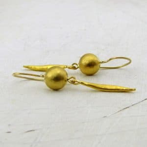 Dangle 22 karat gold earrings