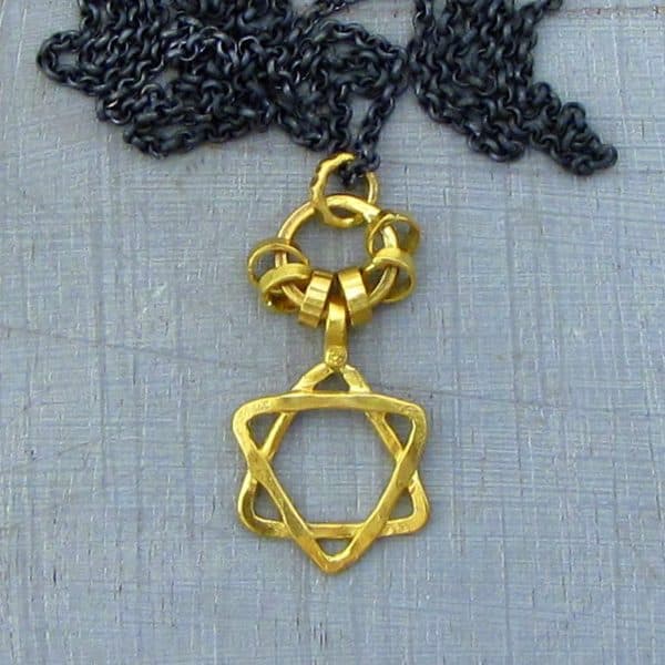 Star of David 22k gold loops necklace